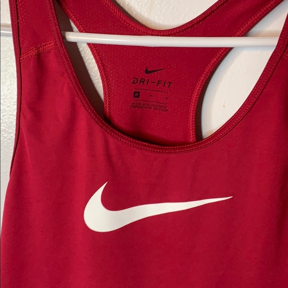 Nike sports tank - Picture 2 of 5